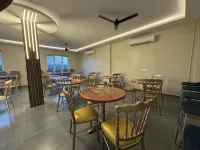 Beyond Inn Hotels & Resorts ECR - parking