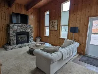 Annie Oakley's Outpost - Large 1-Bedroom in the Heart of Challis Hotels in Challis