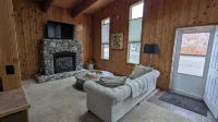 Annie Oakley's Outpost - Large 1-Bedroom in the Heart of Challis