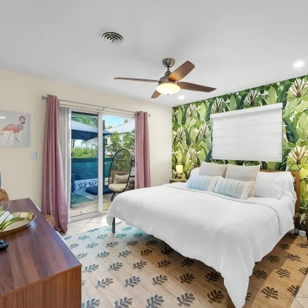Surfside Beach House + Steps to sand & free parking!
