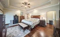 Compound on Lake - Gameroom/Dock/Pool/Hot tub - Sleeps 37