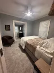 NEW! Lovely 4 Bedroom Garden Cottage Downtown Coeur d'Alene. Walk to everything! - Jacuzzi