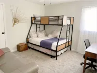 Sunny home across from Lake Barkley, fenced yard patio w/grill convenient to LBL Hotels in Trigg County
