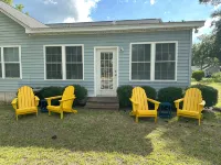 Crabby Nav's Retreat: 3-bedroom house in charming Pawleys Island with WiFi, AC - 4 étoiles