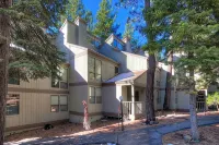 Cheyenne's Place 4 Bedroom Home by RedAwning - parking