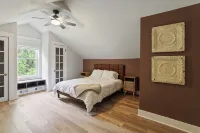 Charming 4-bedroom farmhouse in brilliant Roseland / The Hen House