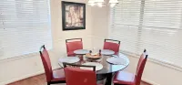 Cozy Townhome Tuscaloosa, 2-Bedroom, Walk to Campus Stadium & Downtown Strip - Homestays