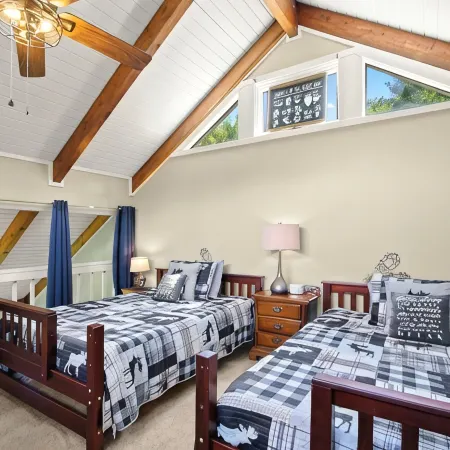 Mountain View 3BDR w/ Hot Tub Plus Game Loft And Deck