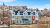 Breathtaking views of Pittsburgh from Mt. Washington! Rooftop deck + parking! - Jacuzzi