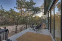 Serene Getaway Nestled in the Tx Hill Country! - con encanto