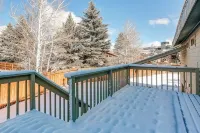 Mountain Hideaway - Hot Tub, 3 Living Areas, 5 min. to Shop/Ski - 2-نجوم