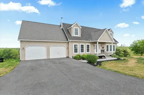 Beautiful and Secluded getaway on 10 acres - Wi-Fi
