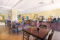 Holiday Inn Express & Suites MOBILE – I-65 by IHG - breakfast
