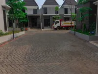 Villa Private Pool Syariah Musim Liburan Hotels in Junrejo