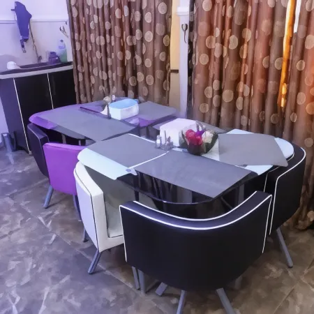 Moongate Hotel and Suites