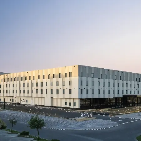 Maani Muscat Hotel & Suites