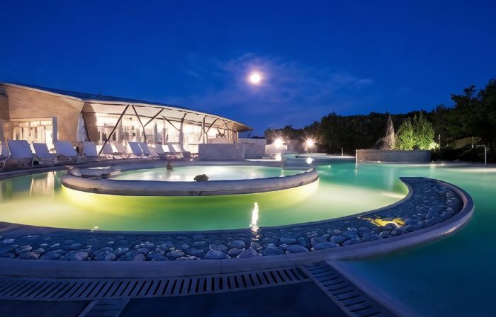 Panoramic Villa in Tuscany Rolling Hill, Well Connected, Everyday New Journey to