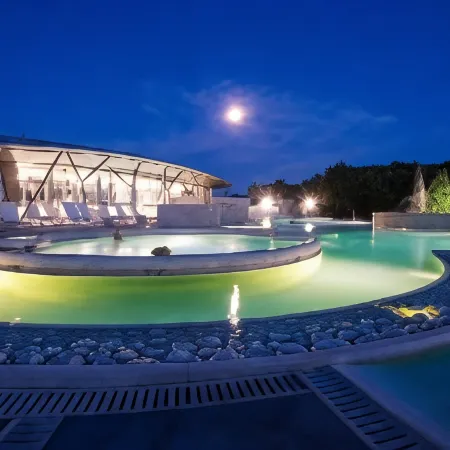 Panoramic Villa in Tuscany Rolling Hill, Well Connected, Everyday New Journey to