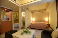 Imperial Hotel - parking