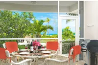Directly on Beach, Beachy Chic 2 BR  - Heart of Grace Bay - Grandview Resort - Badekar