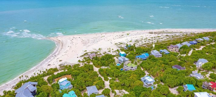 BEACHFRONT, HEATED POOL, KAYAKS/SUP, LANAI W/ GULF VIEWS, 85' DOCK, 2 GOLF CARTS キャプティーバのホテル