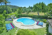 3 Bedrooms, 2 bathrooms, enbeded into the natural mediterranean surrounding. - Villas