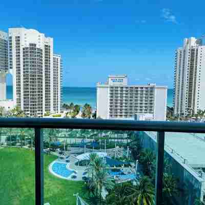 Cozy 1-bedroom apartment in fabulous Sunny Isles Beach with WiFi, fitness room Others