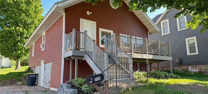 The Bear Den - Lovely 2 Bedroom 1 Bath home close to skiing, snowmobiling & more Hotels in Gogebic County