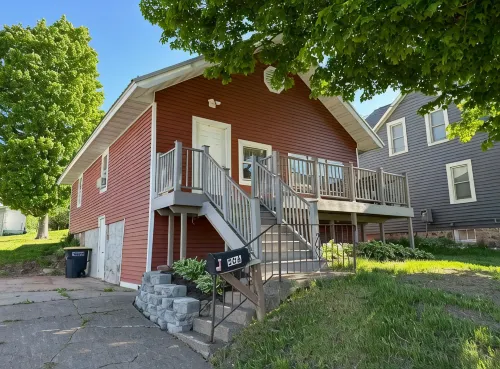 The Bear Den - Lovely 2 Bedroom 1 Bath home close to skiing, snowmobiling & more