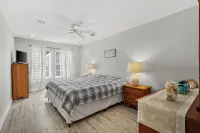 Beach Block Multilevel Townhouse - 2성급