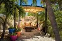Dragonfly Lite – A tropical oasis with your own heated saltwater pool to enjoy! - สระว่ายน้ำส่วนตัว