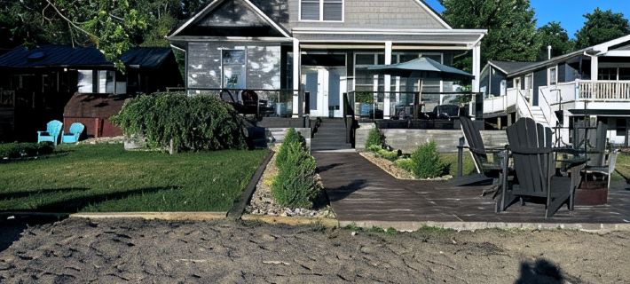 Beautiful Lake House with Private Sandy Beach, Hot Tub, Kayaks, 5 Beds, 5 Bath Hotels in LaGrange County