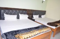 Hotel AV Priya - parking