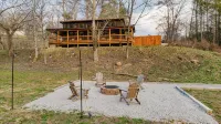 Cozy Hiker’s Retreat with Relaxing Hot Tub. - 3-Star