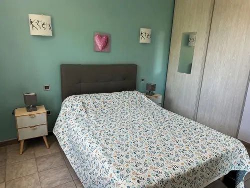 Uzès: "L'Olivier" Apartment in a Country House, 10 Minutes on Foot from downtown—July Discount