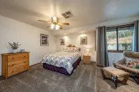 Next to Sequoia National Park Entrance and Pet Friendly! - Boutique
