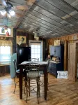 Holly Hill Farm House, Only 6 Miles from Downtown Mount Airy, NC, Sleeps 4 - 3つ星