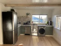 Cayucos Cottage Studio ll Modern Peak-A-Boo Ocean Views - Homestays