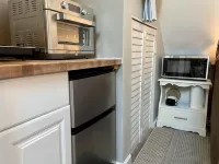 Stylish Seaside Cottage - Walking to Beach - Wi-Fi