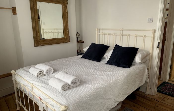 Devonshire cottage nestled in a pretty fishing village