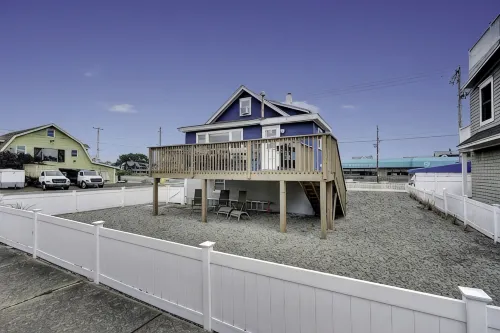 Classic Shore House in the Heart of Beach Haven - Wifi