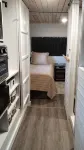 Vintage Restored Glamper - Unique Tiny Home w/ Plunge Pool & Patio - Homestays