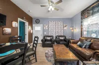 Steampunk Haven in the Heart of Tacoma! - 4-Star
