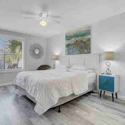 Newly Remodeled Townhome(RD) Rooms