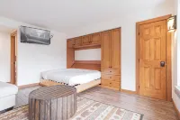 Moscato-Ski-In/Ski-Out (A Condo at Carleton Lodge) - 4-Star