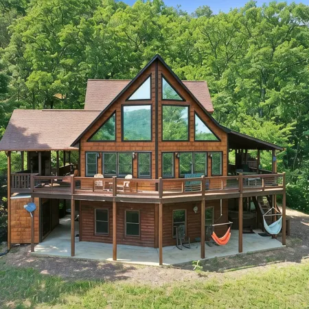 Spacious cabin with breathtaking mountain view! Pet Friendly!
