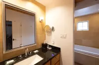 Peaceful Suite in Desert Inn-Santa Clara King Room - breakfast
