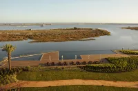 1 bedroom apartment in the Algarve overlooking the ria and the sea with garden and pool