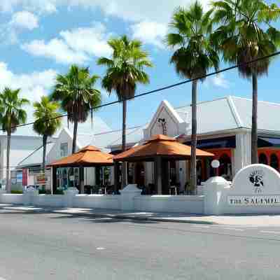 3 minutes to the beach! 1 Bedroom Condo near shopping and Dining Hotel Exterior