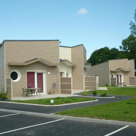 Hôtel les Voisins Beaucemaine